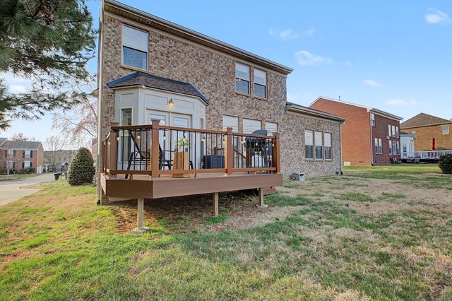 1023 Avery Trace Cir, Hendersonville, TN 37075