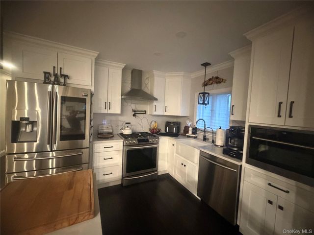 1580 N Jerusalem Road, Merrick, NY 11566