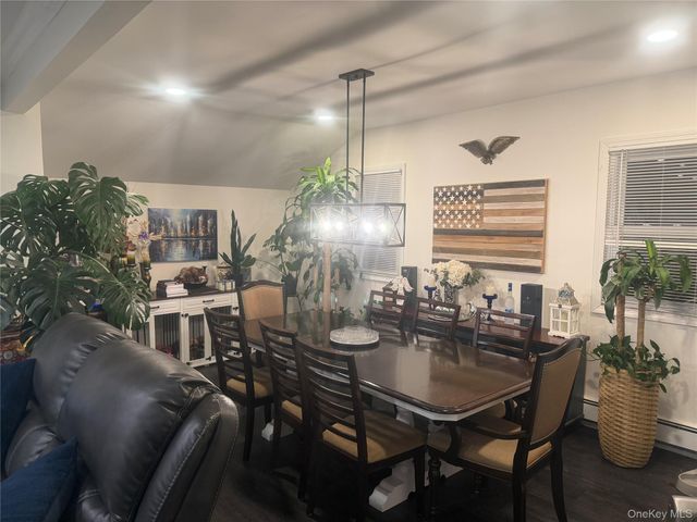 1580 N Jerusalem Road, Merrick, NY 11566
