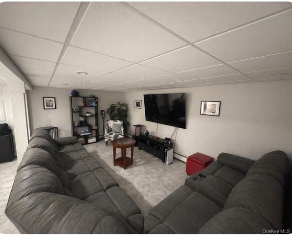 1580 N Jerusalem Road, Merrick, NY 11566
