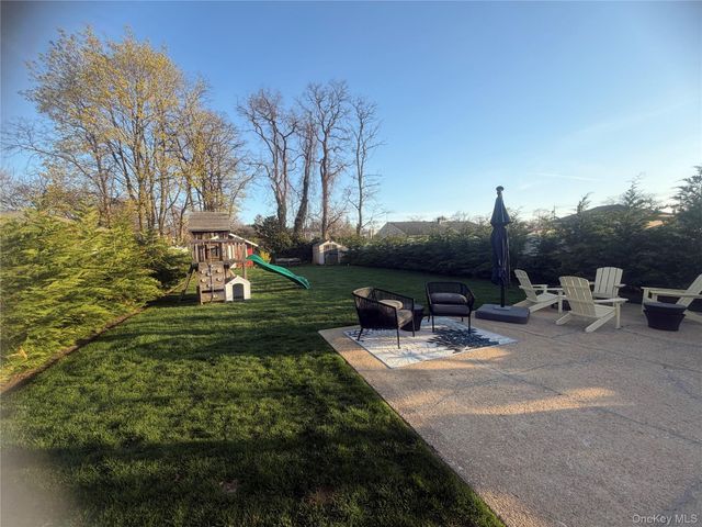 1580 N Jerusalem Road, Merrick, NY 11566