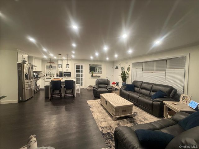 1580 N Jerusalem Road, Merrick, NY 11566