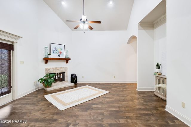 302 Rivergrass Drive, Lafayette, LA 70508