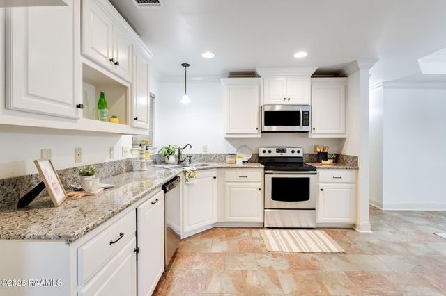 302 Rivergrass Drive, Lafayette, LA 70508