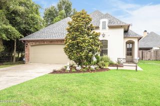 302 Rivergrass Drive, Lafayette, LA 70508