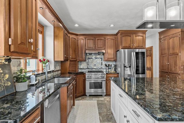N159 OAKWOOD AVENUE, Neenah, WI 54956