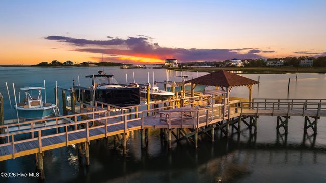 200 Oyster Bay Lane, Wilmington, NC 28409