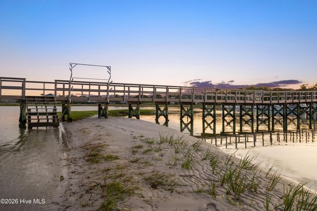 200 Oyster Bay Lane, Wilmington, NC 28409