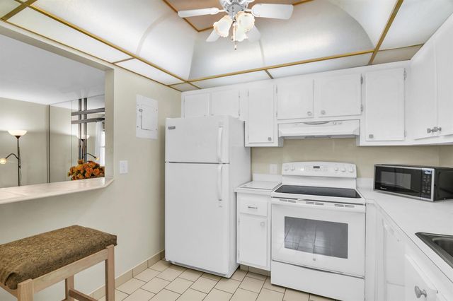 359 Saxony Trail H, Delray Beach, FL 33446