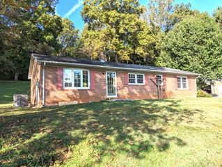 1769 Factory Hill RD, Callaway, VA 24067
