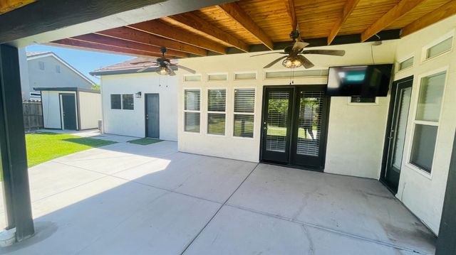 428 E Milgeo Ave, Ripon, CA 95366