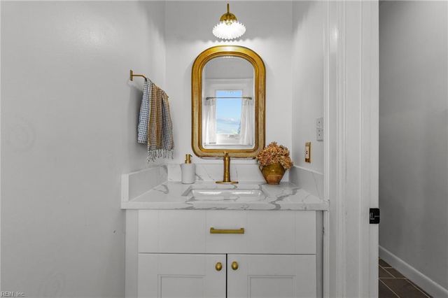 1402 N Veaux LOOP, Norfolk, VA 23509