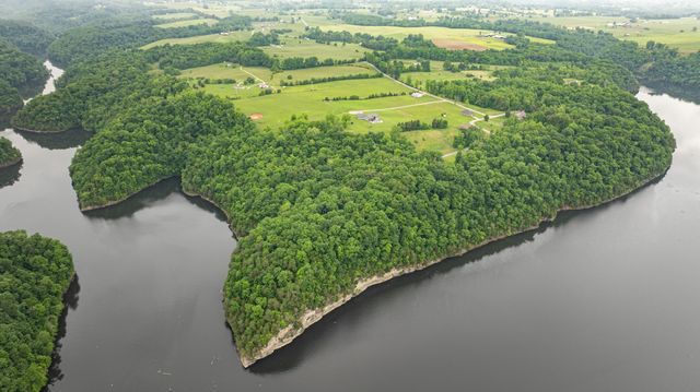 11 W Golden Island, Nancy, KY 42544