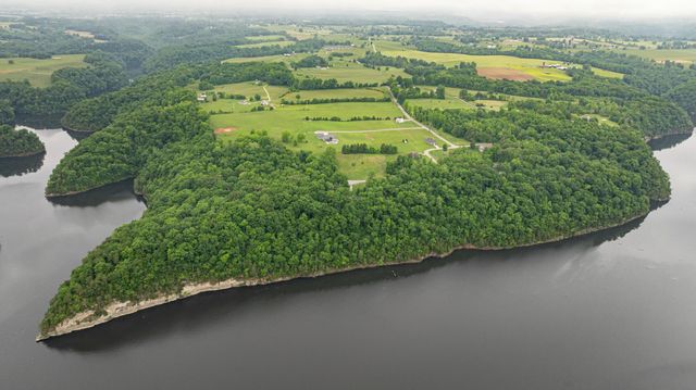 11 W Golden Island, Nancy, KY 42544