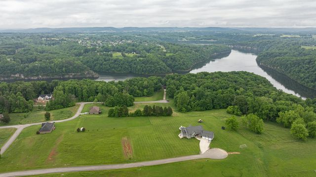 11 W Golden Island, Nancy, KY 42544