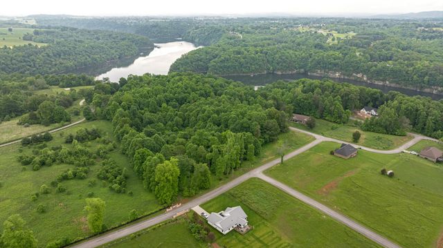 11 W Golden Island, Nancy, KY 42544