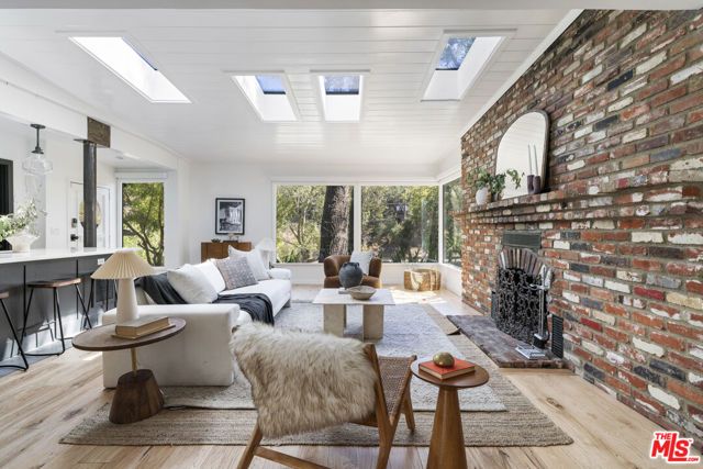 1367 Oakwood Drive, Topanga (los Angeles), CA 90290