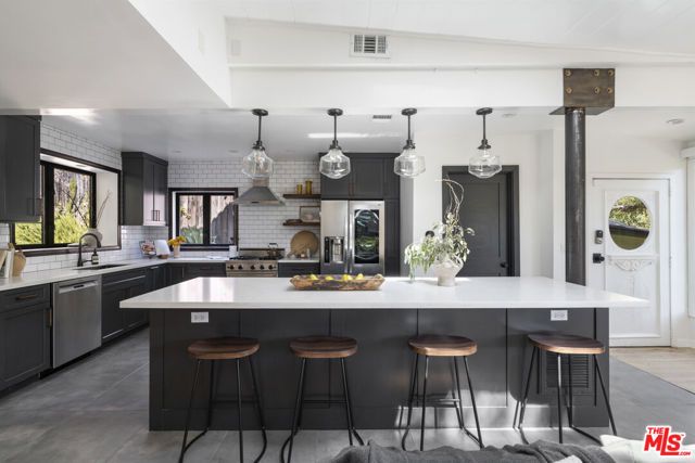 1367 Oakwood Drive, Topanga (los Angeles), CA 90290