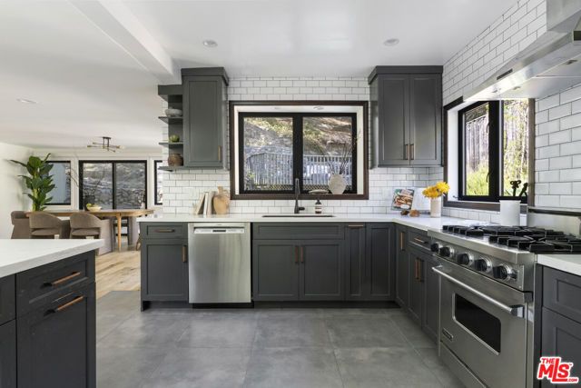 1367 Oakwood Drive, Topanga (los Angeles), CA 90290