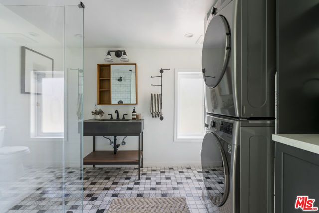 1367 Oakwood Drive, Topanga (los Angeles), CA 90290
