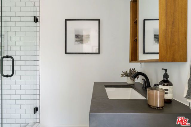 1367 Oakwood Drive, Topanga (los Angeles), CA 90290