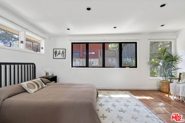 1367 Oakwood Drive, Topanga (los Angeles), CA 90290