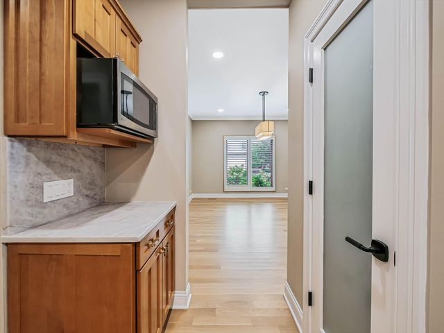 640 Downey Street, Hoffman Estates, IL 60169