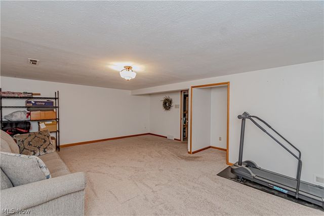 9400 Sherman Lane, North Royalton, OH 44133