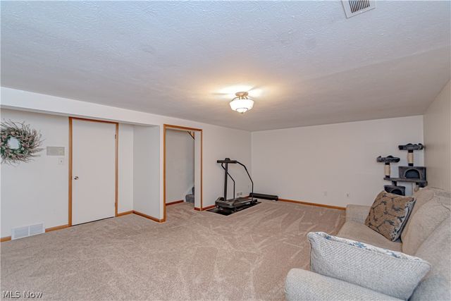 9400 Sherman Lane, North Royalton, OH 44133