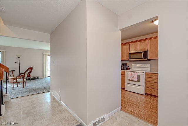 9400 Sherman Lane, North Royalton, OH 44133