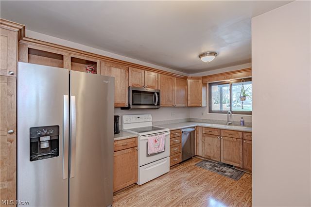 9400 Sherman Lane, North Royalton, OH 44133