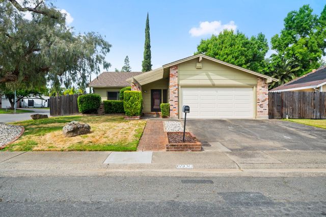 6930 Cobblestone Way, Citrus Heights, CA 95621