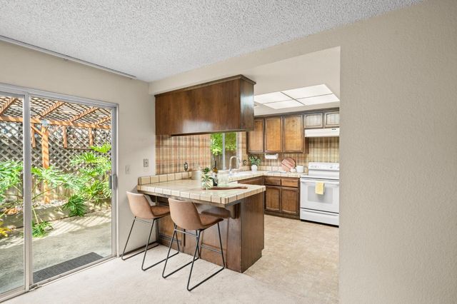 6930 Cobblestone Way, Citrus Heights, CA 95621