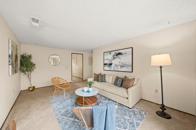 6930 Cobblestone Way, Citrus Heights, CA 95621