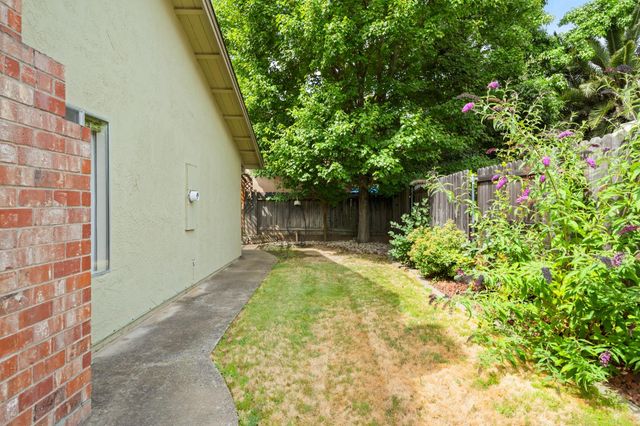 6930 Cobblestone Way, Citrus Heights, CA 95621