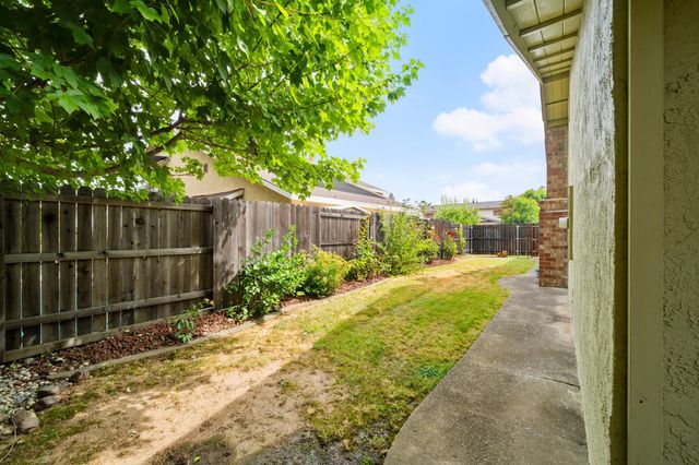 6930 Cobblestone Way, Citrus Heights, CA 95621