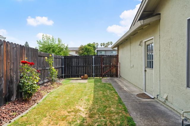 6930 Cobblestone Way, Citrus Heights, CA 95621