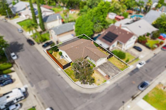 6930 Cobblestone Way, Citrus Heights, CA 95621