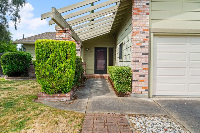6930 Cobblestone Way, Citrus Heights, CA 95621