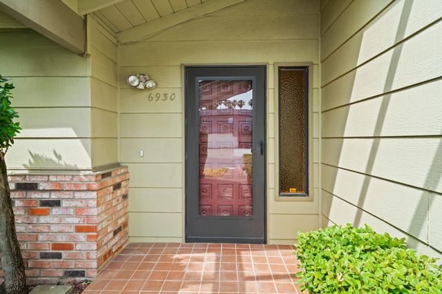 6930 Cobblestone Way, Citrus Heights, CA 95621