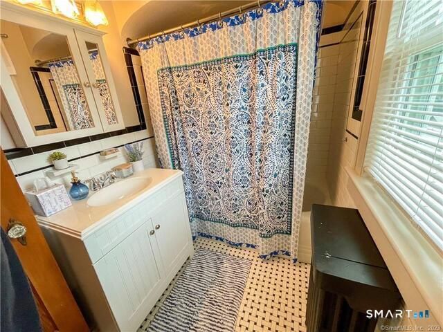 16 Meriden Avenue, Meriden, CT 06451