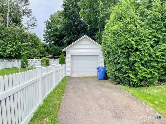 16 Meriden Avenue, Meriden, CT 06451