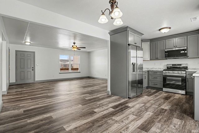 313 W Wind Trail, Avilla, IN 46710