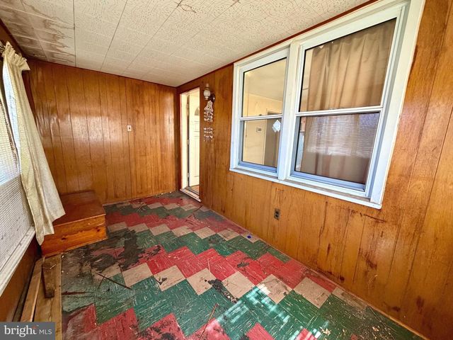 6521 RIDGE RD, Baltimore, MD 21237