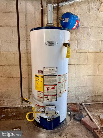 6521 RIDGE RD, Baltimore, MD 21237