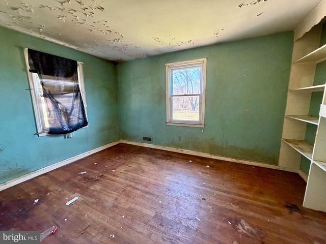 6521 RIDGE RD, Baltimore, MD 21237