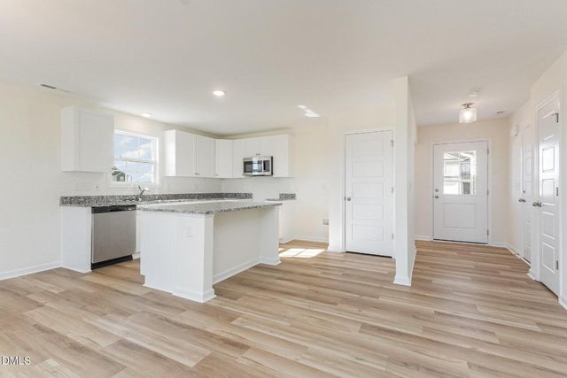 32 Littlefield Lane, La Grange, NC 28551