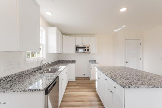 32 Littlefield Lane, La Grange, NC 28551