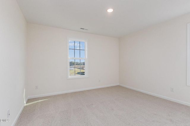 32 Littlefield Lane, La Grange, NC 28551