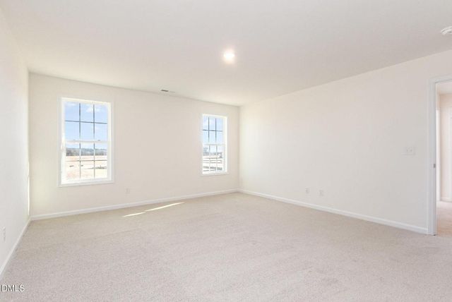 32 Littlefield Lane, La Grange, NC 28551